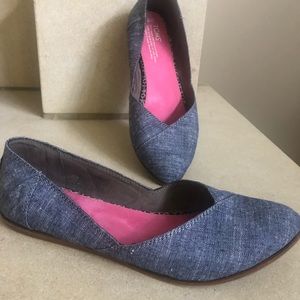 Toms Chambray Women’s Jutti flats